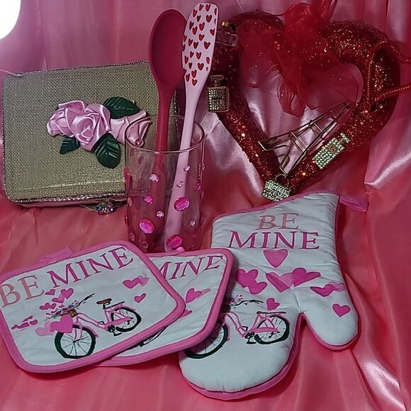 1786 KITCHEN Set 6 pcs Pink BE MINE - Picture 3 of 10